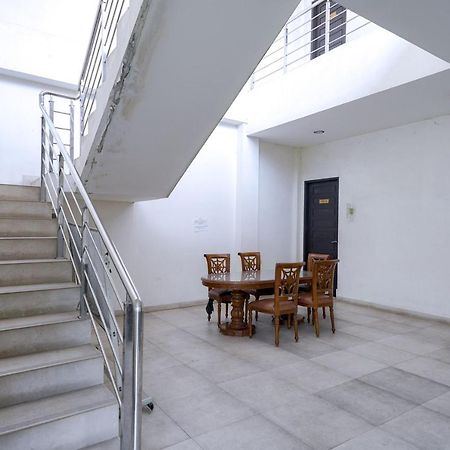 Reddoorz @ Avros Guest House Medan Dış mekan fotoğraf