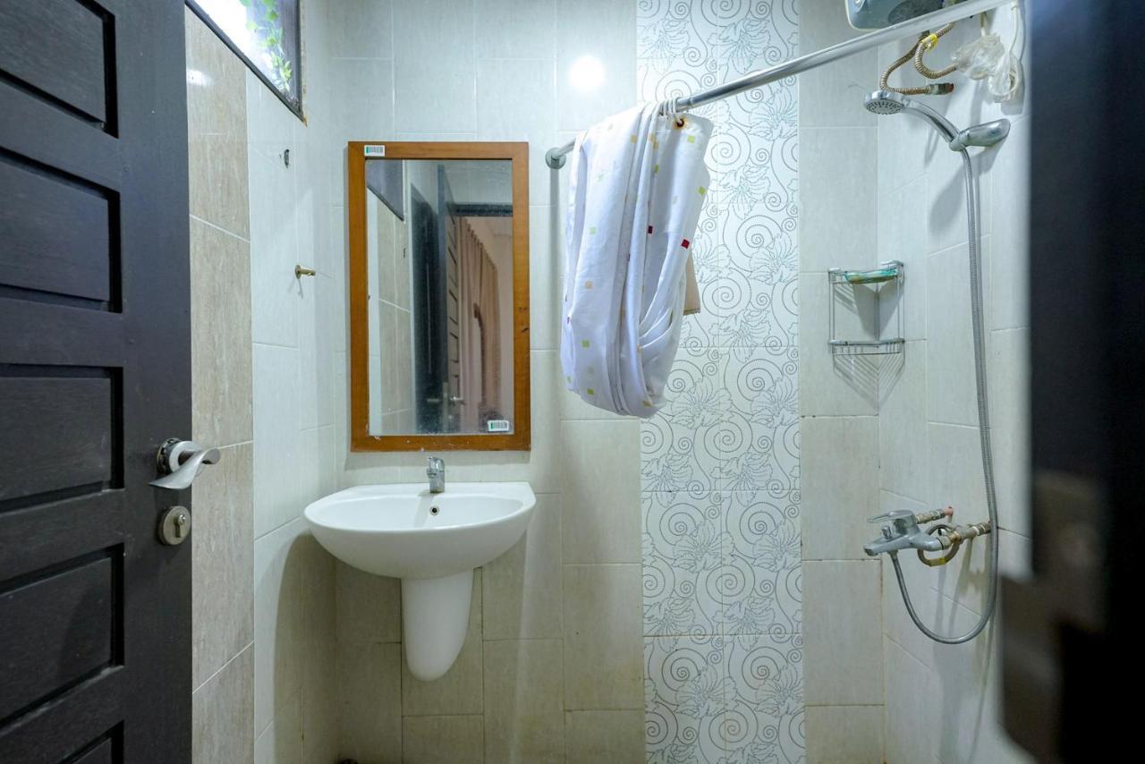 Reddoorz @ Avros Guest House Medan Dış mekan fotoğraf
