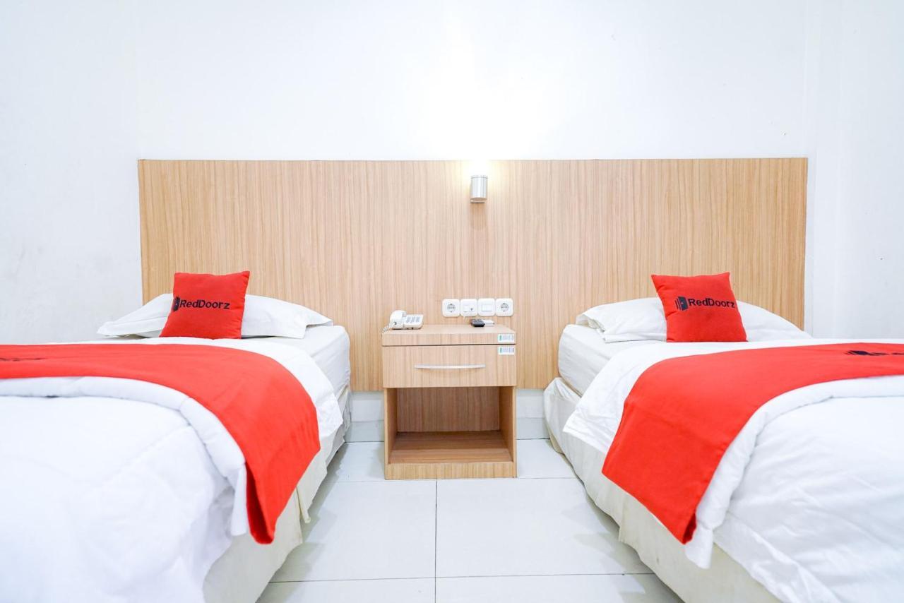 Reddoorz @ Avros Guest House Medan Dış mekan fotoğraf