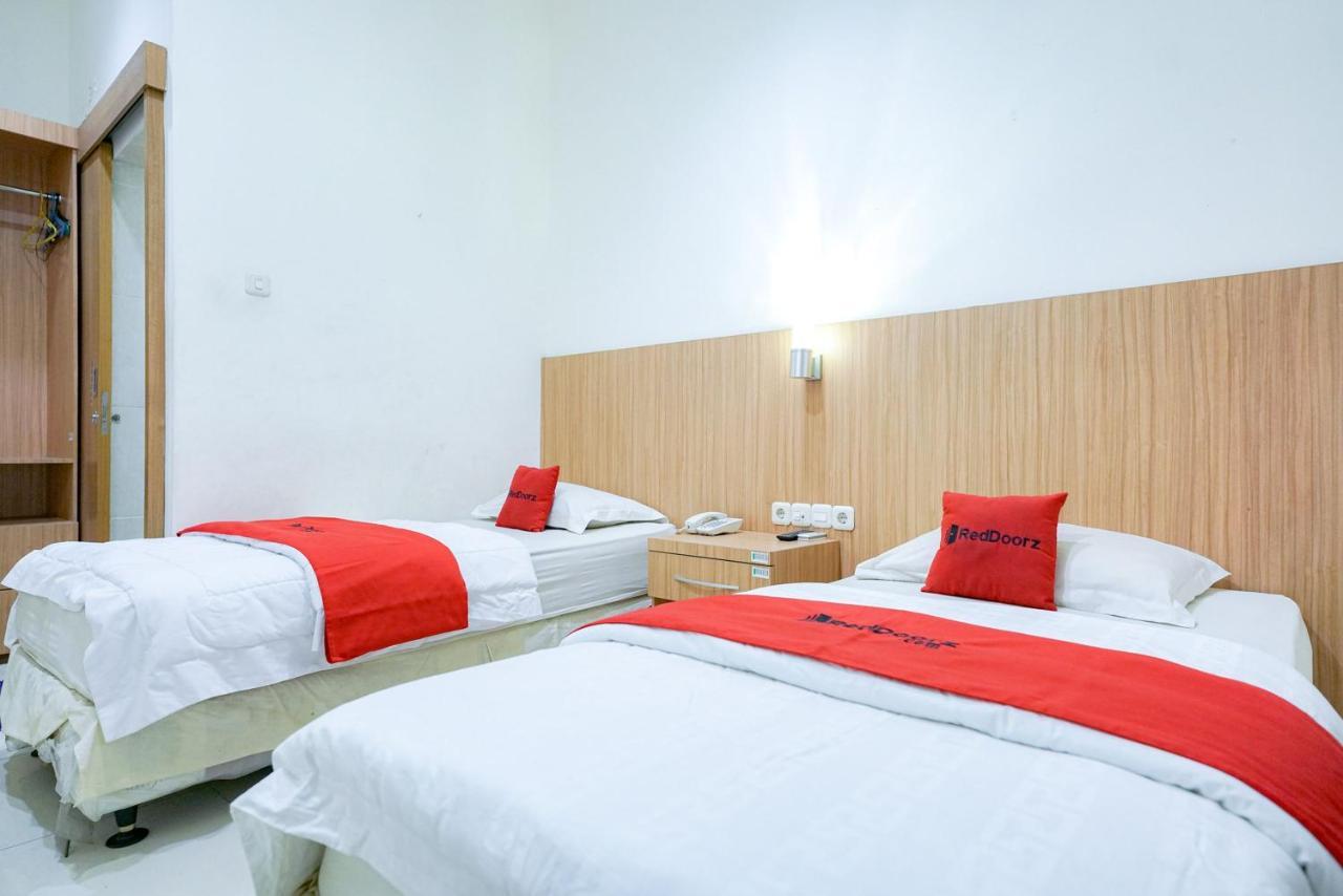 Reddoorz @ Avros Guest House Medan Dış mekan fotoğraf